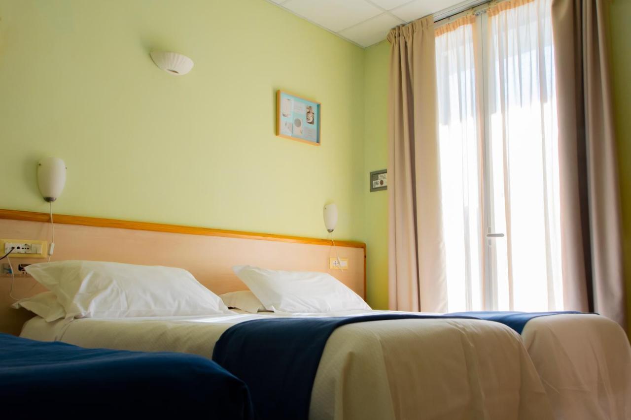 Hotel Delle Mimose Діано-Марина Екстер'єр фото