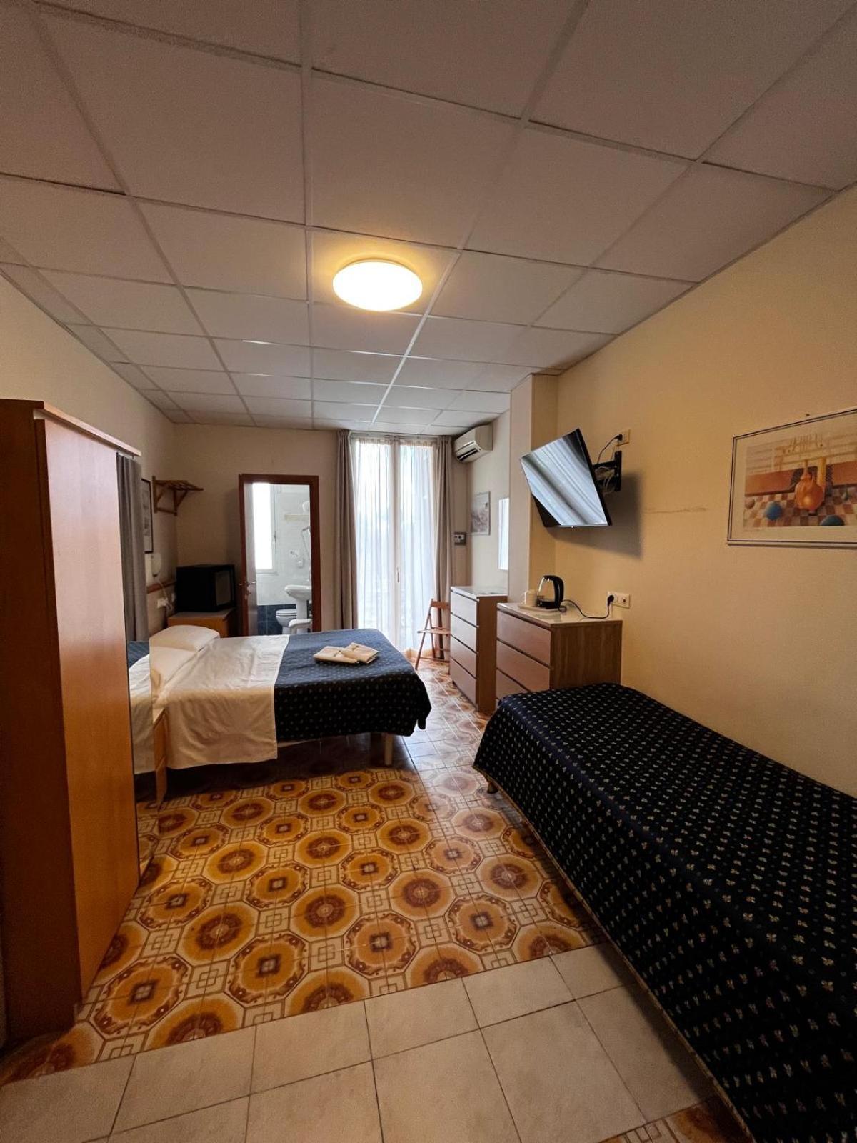 Hotel Delle Mimose Діано-Марина Екстер'єр фото