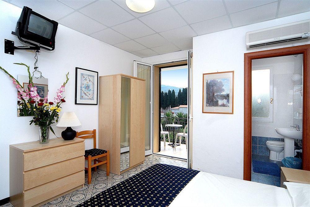 Hotel Delle Mimose Діано-Марина Екстер'єр фото