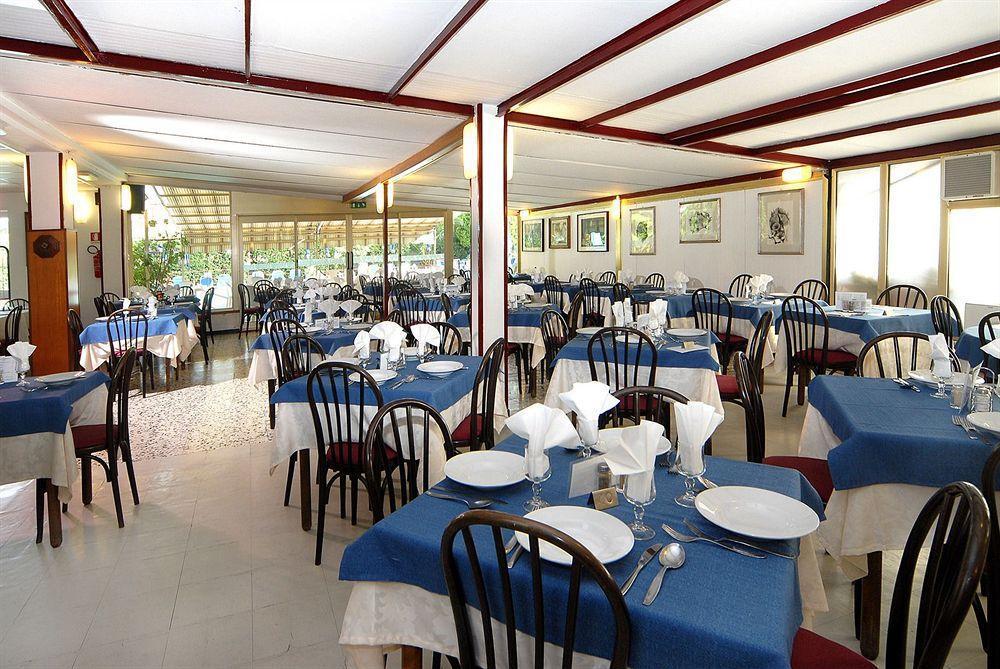 Hotel Delle Mimose Діано-Марина Ресторан фото