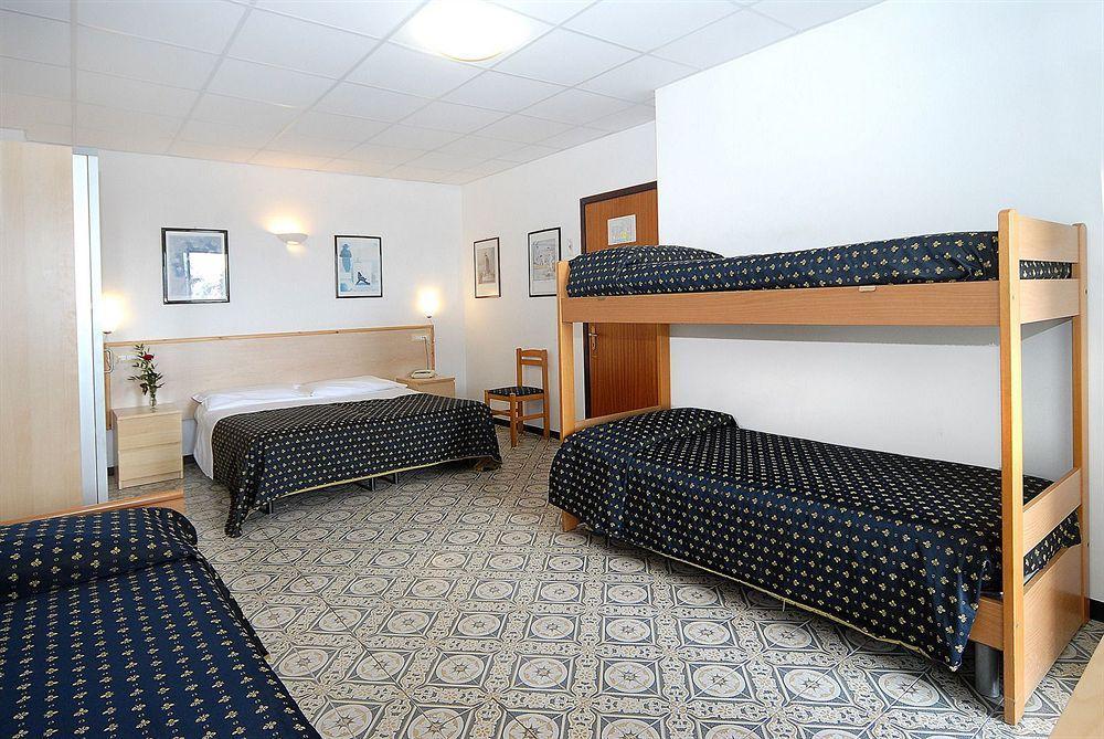 Hotel Delle Mimose Діано-Марина Екстер'єр фото