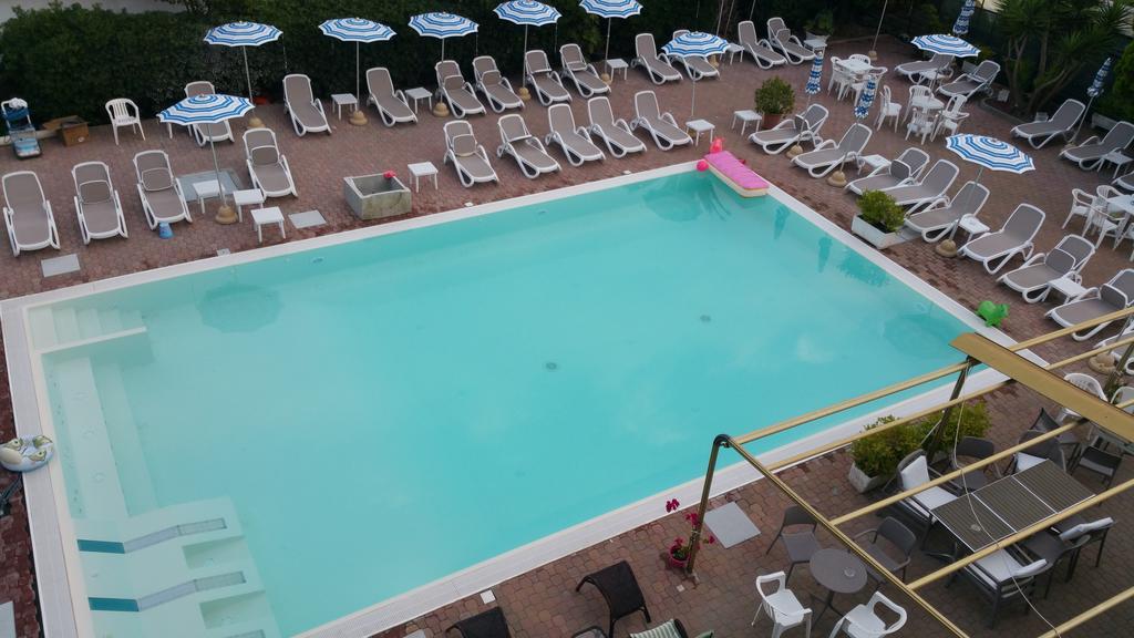 Hotel Delle Mimose Діано-Марина Екстер'єр фото